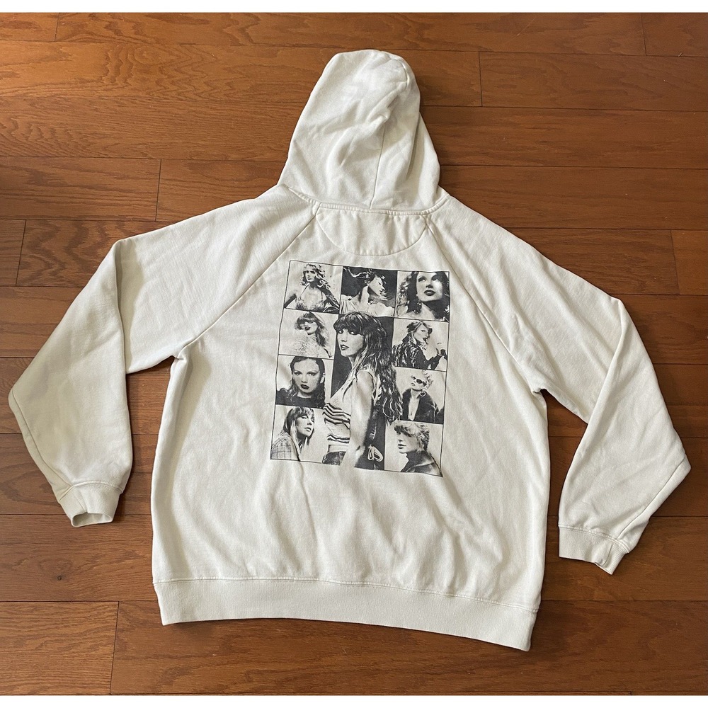 Taylor Swift Beige The Eras Tour Fearless Heart Hands Photo Hoodie Size Large